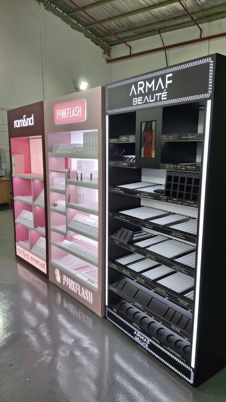 ستاندات العــرض الثابتة